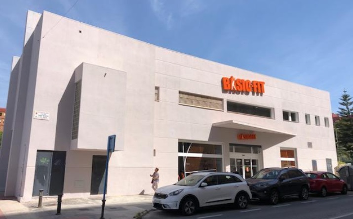 Photo d'un actif immobilier détenu par la SCPI Transitions Europe : une salle de sport Basic Fit à Alicante, en Espagne